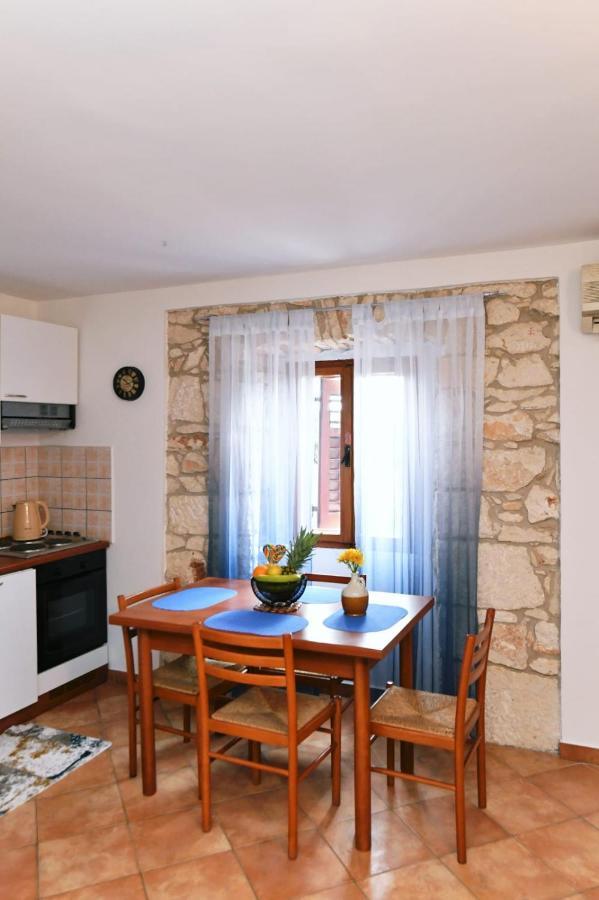 Freya'S Apartments Медулин Екстериор снимка